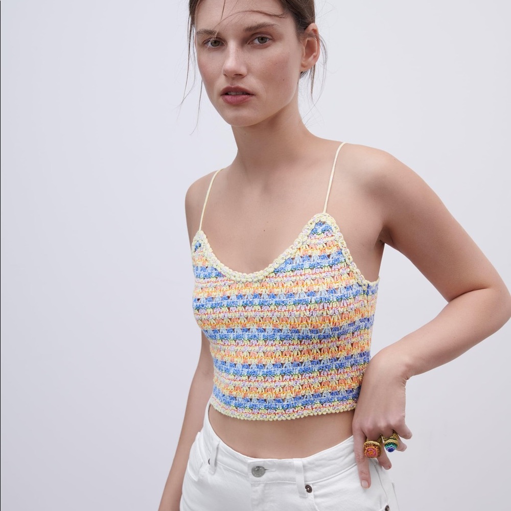 NEW never been worn sold out online and in store Zara knit crop top